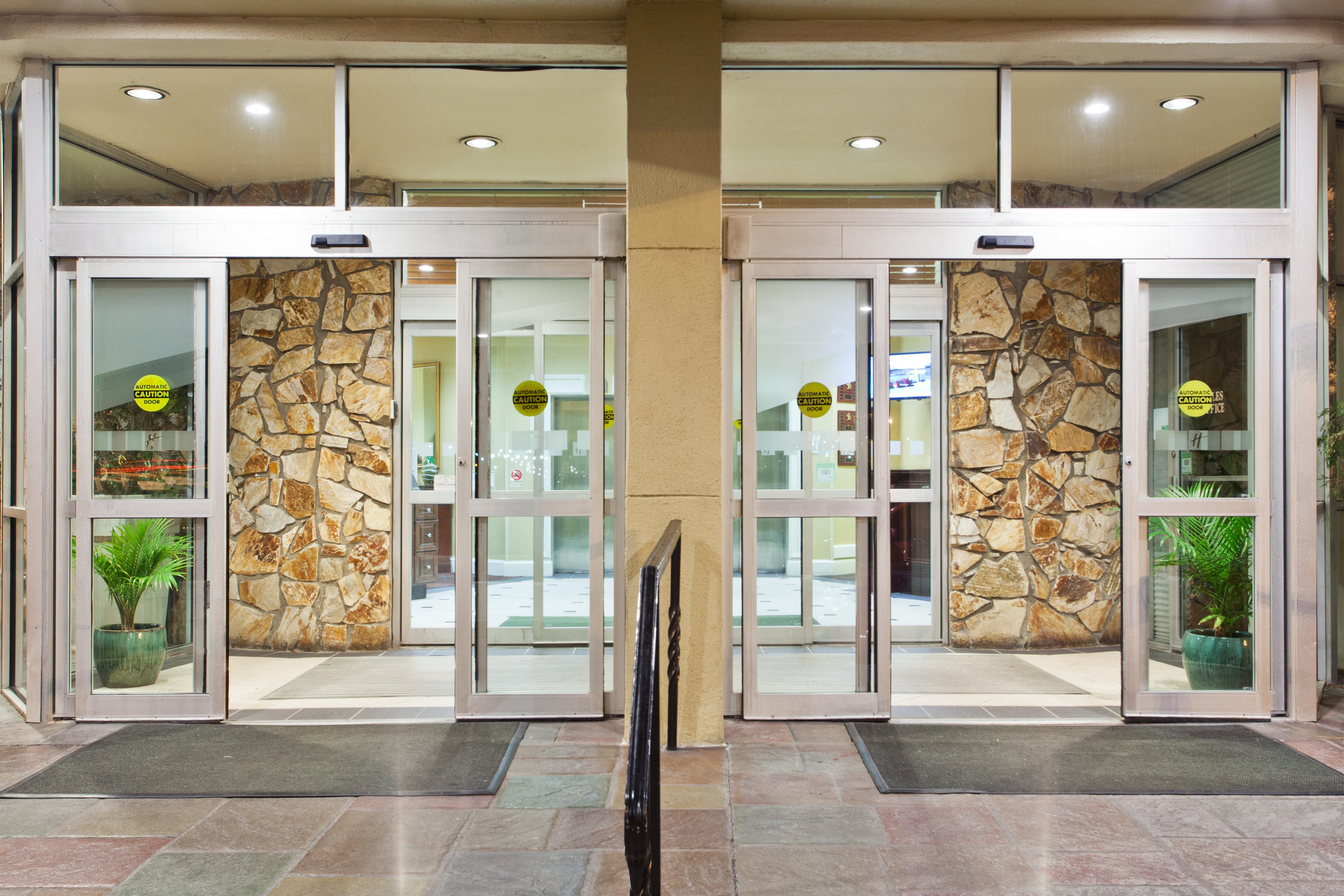 Holiday Inn Charleston-Riverview, An Ihg Hotel Екстер'єр фото