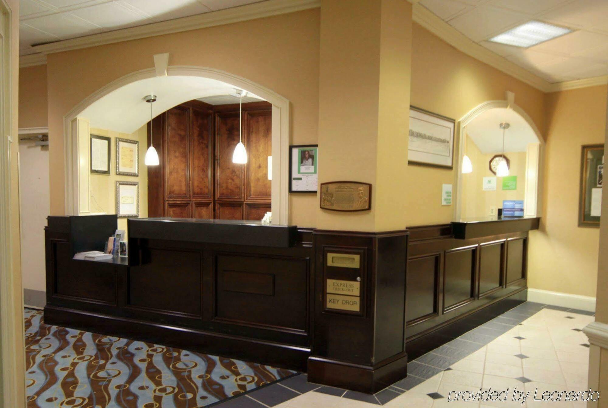 Holiday Inn Charleston-Riverview, An Ihg Hotel Інтер'єр фото