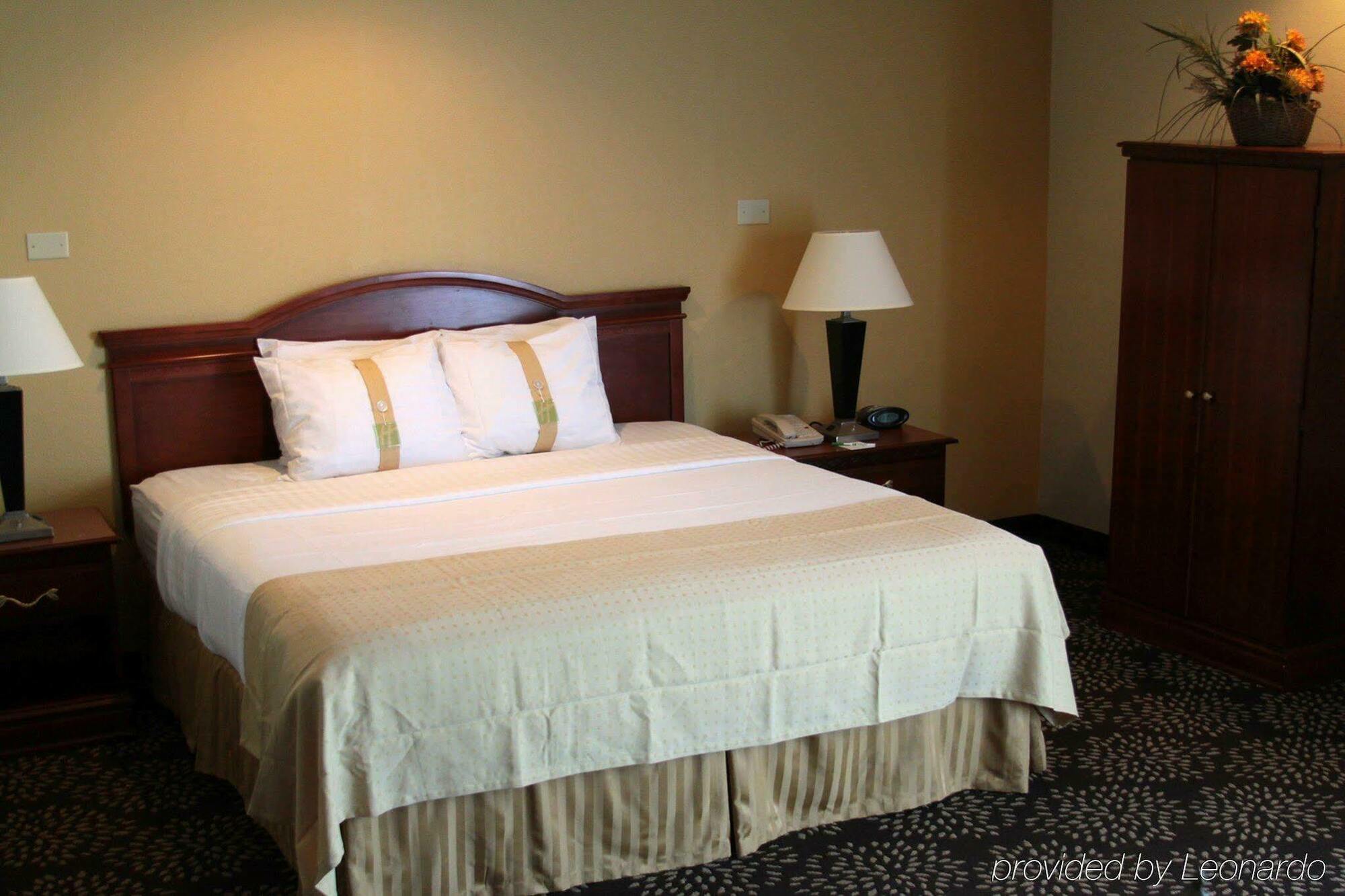 Holiday Inn Charleston-Riverview, An Ihg Hotel Екстер'єр фото